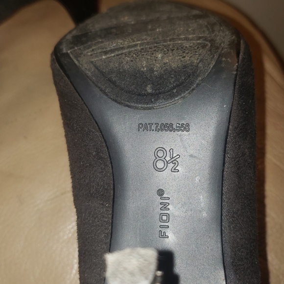 High heels - Picture 2 of 4